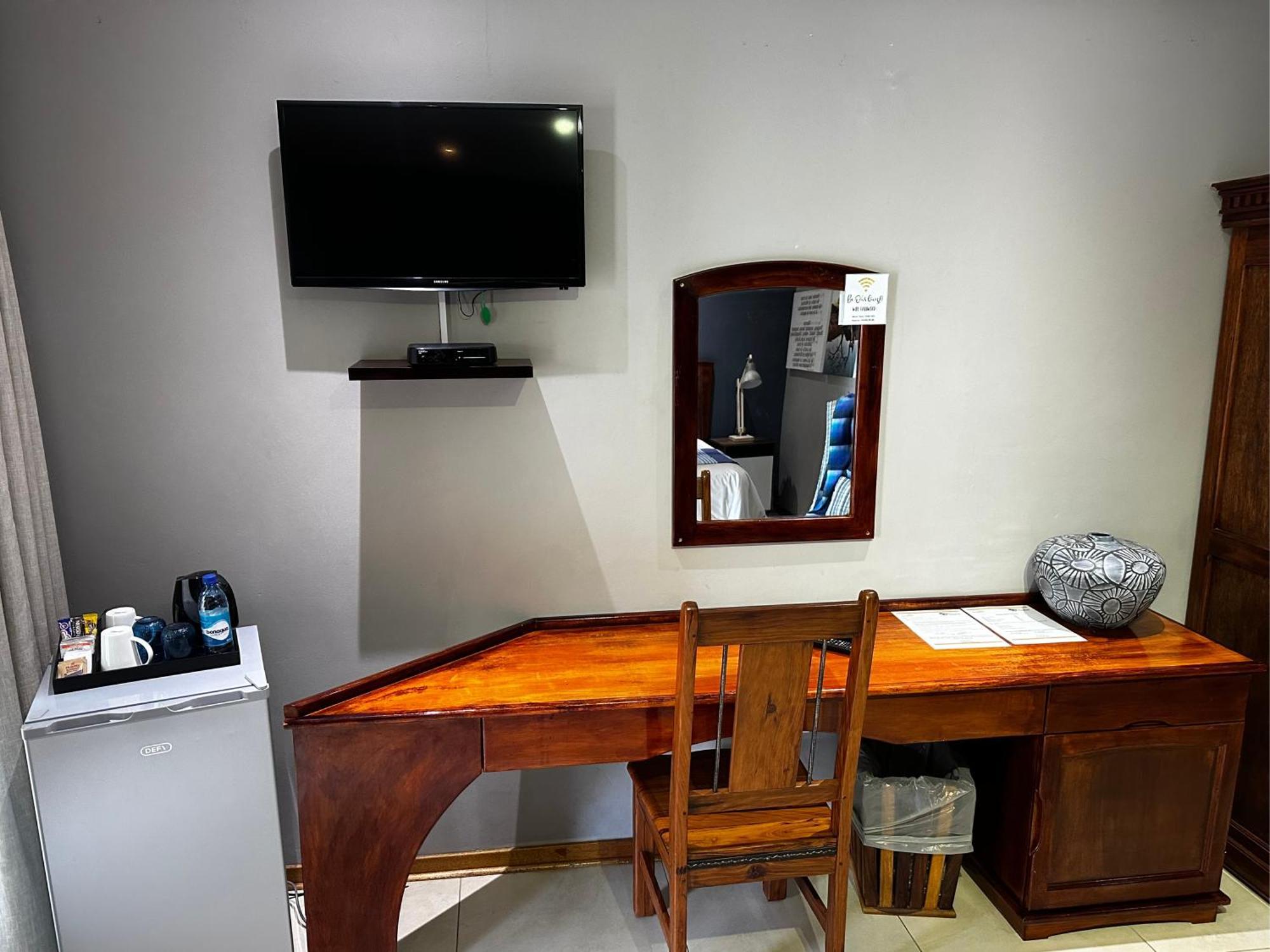 Meyers Guesthouse Jwaneng Экстерьер фото