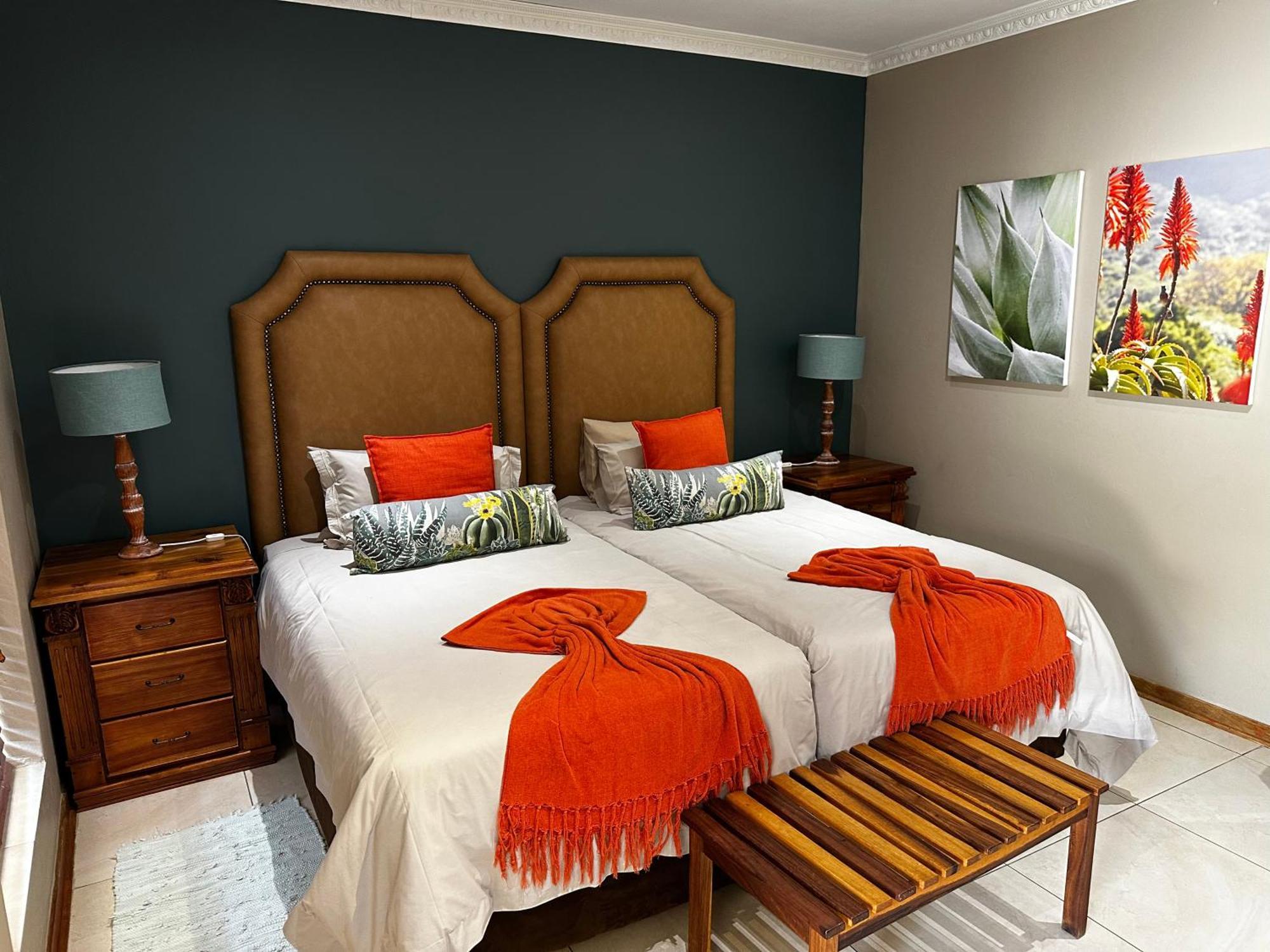 Meyers Guesthouse Jwaneng Экстерьер фото